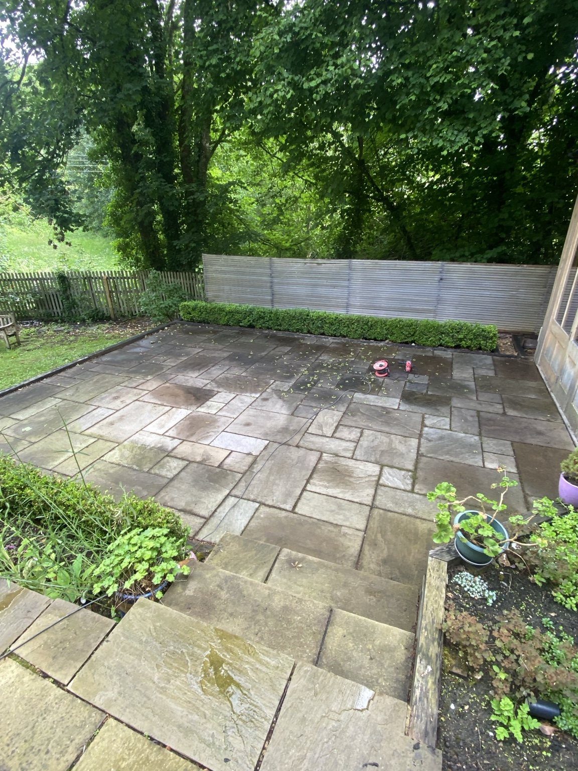 Completed exterior cleaning result