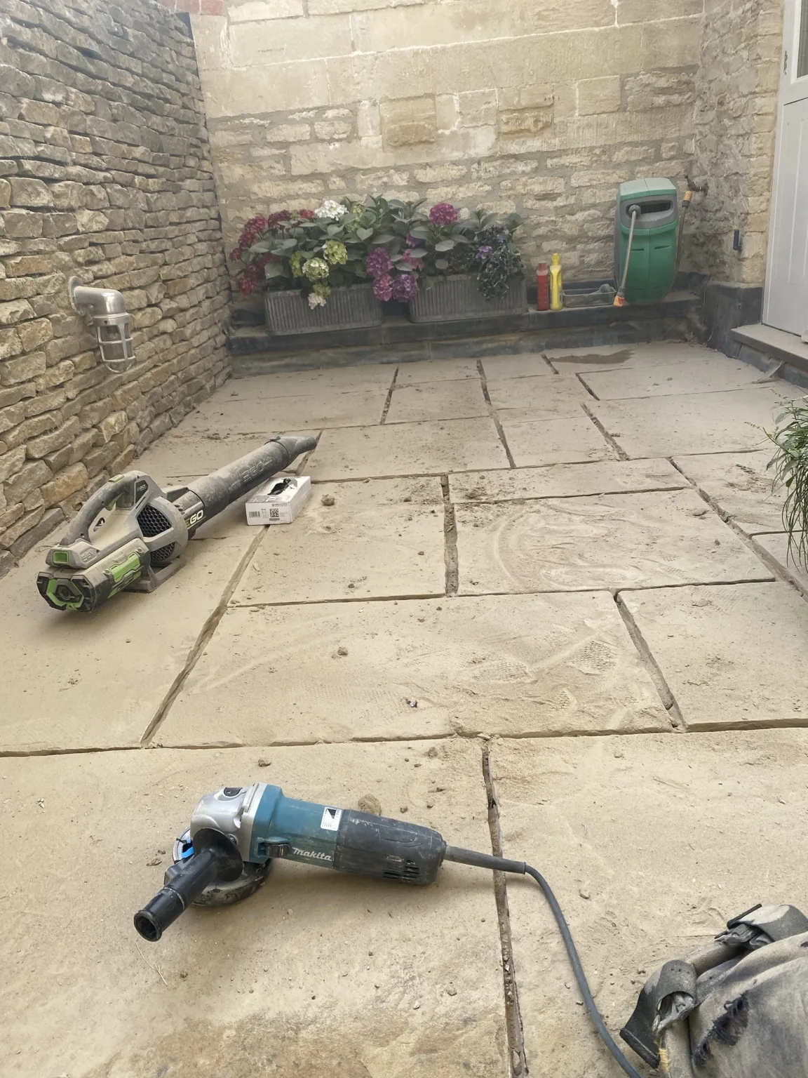 Completed exterior cleaning project 21
