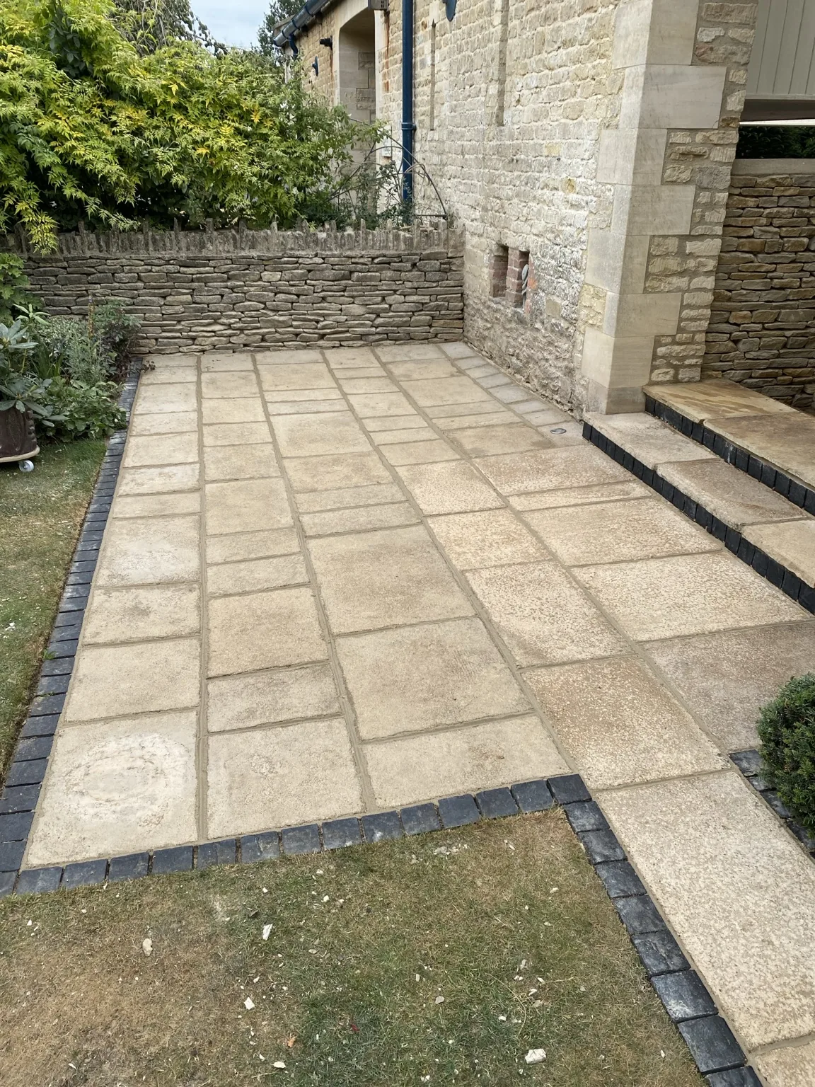 Completed exterior cleaning project 23