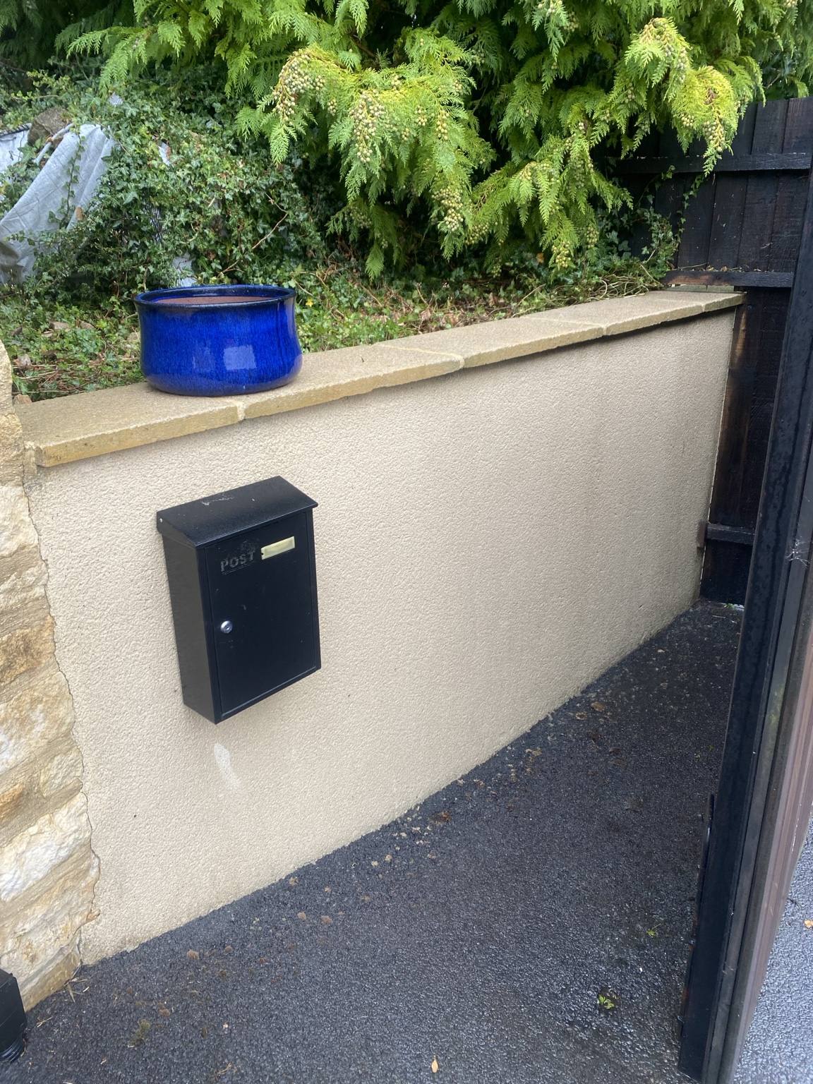 Clean rendered wall after render cleaning