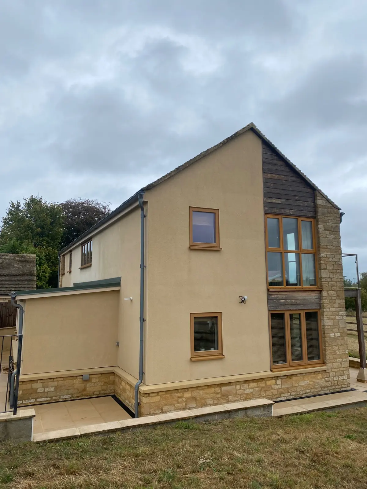 Clean rendered house after soft washing